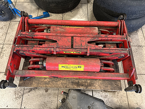 Golvlift NENAB 2 ton