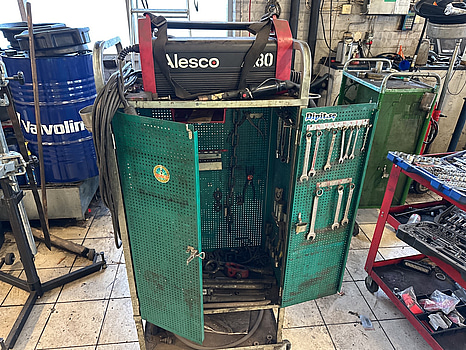 Induktionsvärmare Alesco A80 plus verktygsvagn med verktyg