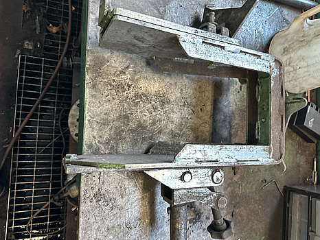 Volvo original växelådsfäste för säker i och  urtagning.