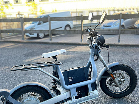 Moped Cake Makka Range | Två batterier | Reperationsobjekt