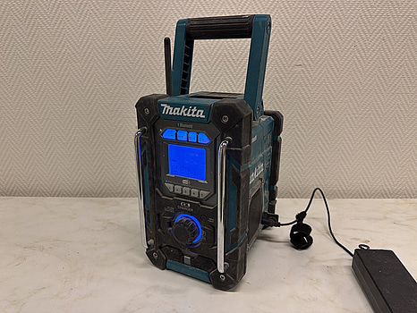 Radio Makita DMR301