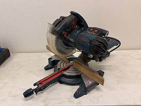 Kap- & gersåg Bosch GCM85