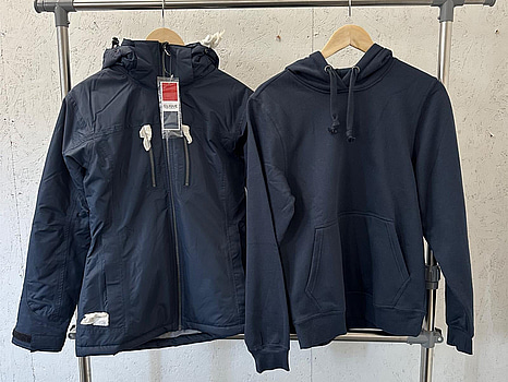 Damjacka, stl. S/36, Clique, dark navy. & (NY) Luvtröja, stl. S, Clique, dark navy.