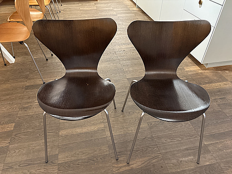 2 st. Stolar Fritz Hansen, Sjuan