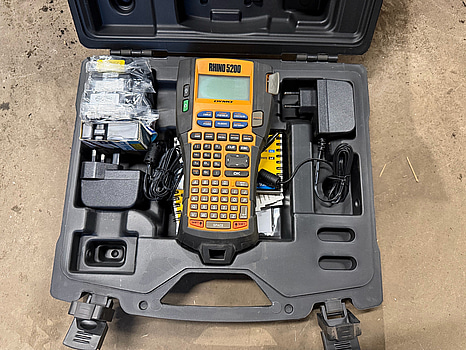 Etikettmaskin Dymo Rhino 5200