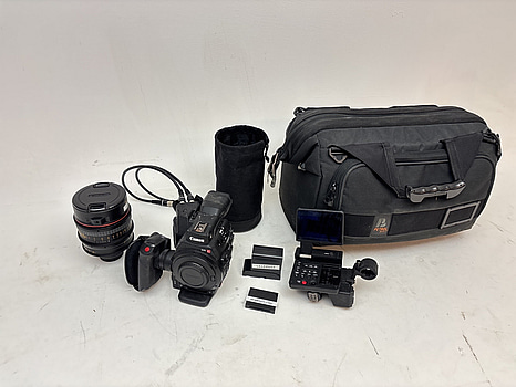 Kamera Canon, EOS C300 inkl. objektiv Tokina 50-135mm T3 och tillbehör