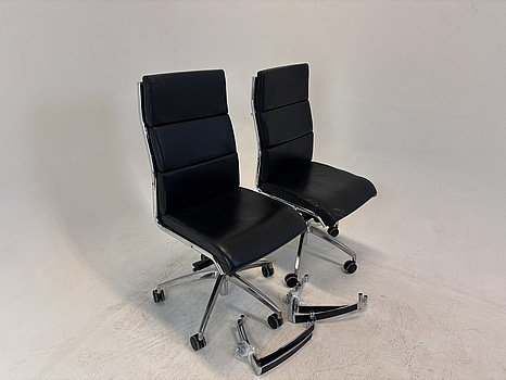 2 st. Kontorsstolar Leyform inkl. armstöd