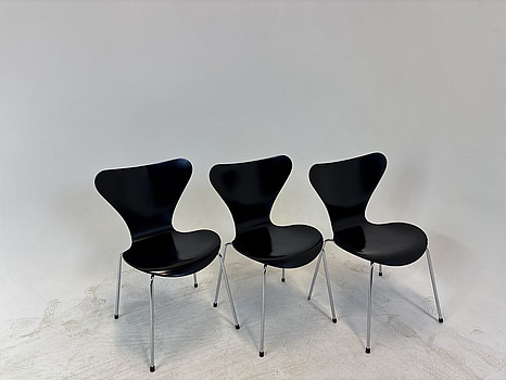 3 st. Stolar Stolar Fritz Hansen, ”Sjuan” Arne Jacobsen