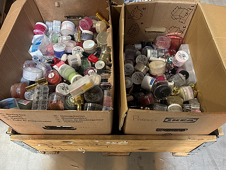 Parti med diverse produkter för manikyr/pedikyr