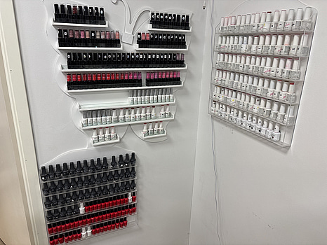 Parti med nagellack, olika märken