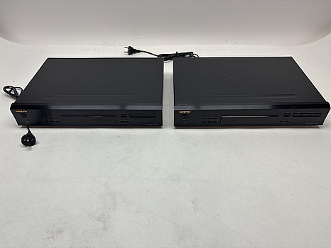 2 st. AM/FM-tuner Onkyo, T-4555