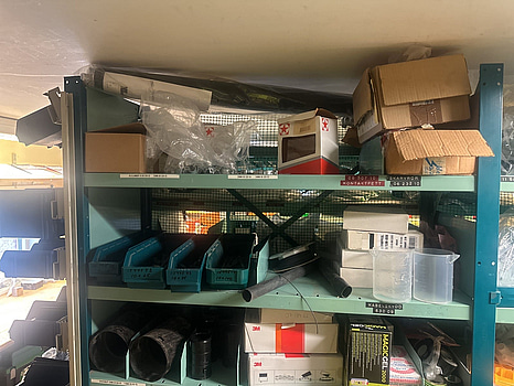 Stort lager ifrån väletablerad Elfirma i Konkurs - säljs i ett rop.