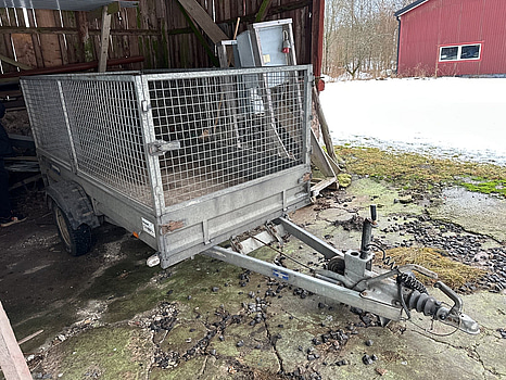 Släpvagn Thule M0750 med gallergrind, tippbart