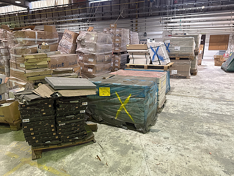 12 pall | Parti med blandat kakel & mosaik