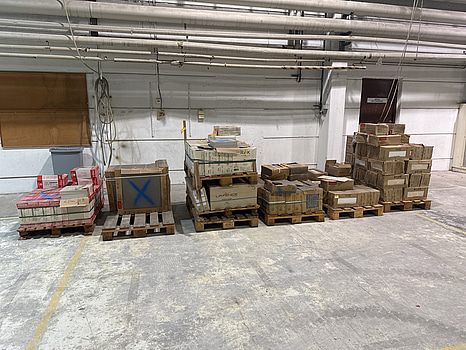 7 pall | Parti med blandat kakel