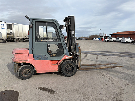 Dieseltruck Toyota 7FDF30-2003