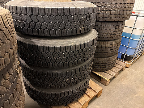 4 st lastbilshjul 295/80 R22,5