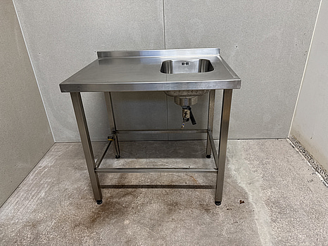 Diskbänk i rostfritt stål på arbetsbord