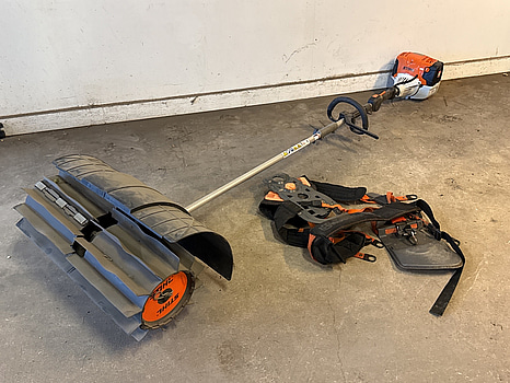 Kombimaskin Stihl KM 131 /R med sopvals | 2016