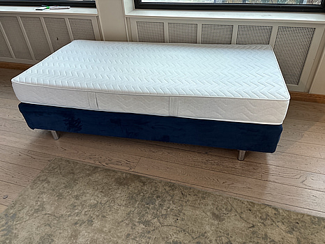 Säng inkl. resårbotten