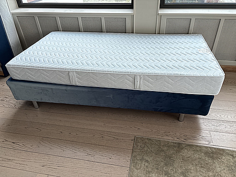 Säng inkl. resårbotten