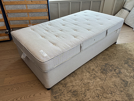 Säng Hypnos inkl. resårbotten