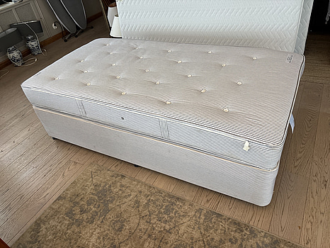 Säng Hypnos inkl. resårbotten