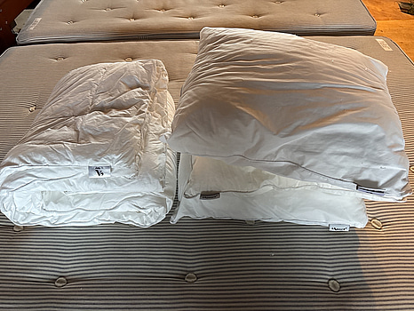 Täcke Amet inkl. 3 st. kuddar Amet