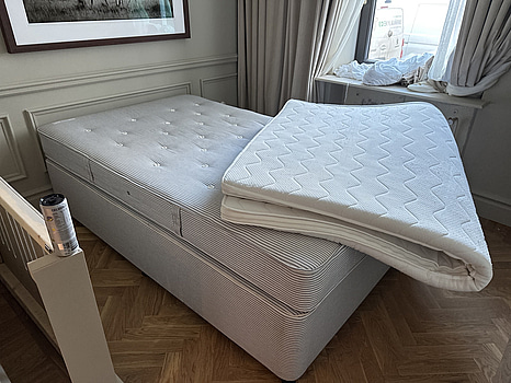 Säng inkl. bäddmadrass