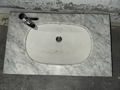 Kommod i marmor, inkl. blandare FM Mattson