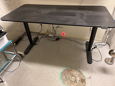 Höj- och sänkbart skrivbord