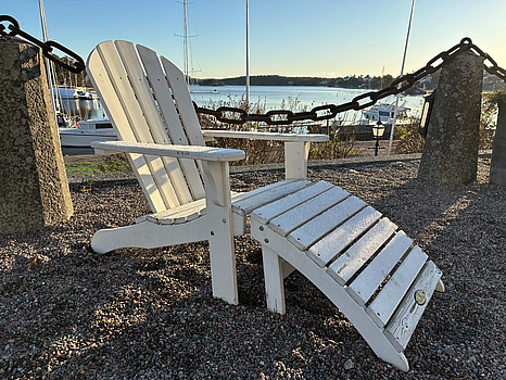 Fåtölj med fotpall Hillerstorp