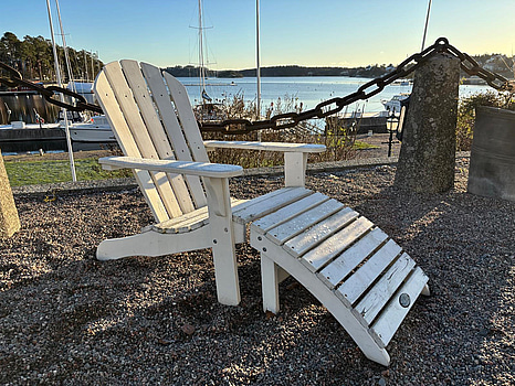 Fåtölj med fotpall Hillerstorp