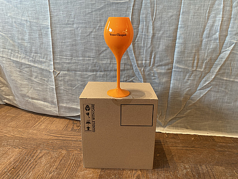 6 st. Flutes Verve Clicquot, plast