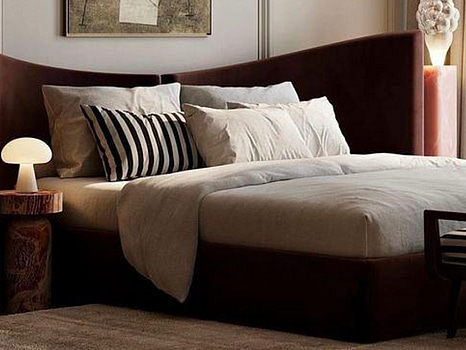 Sänggavel i sammet med inbyggda eluttag