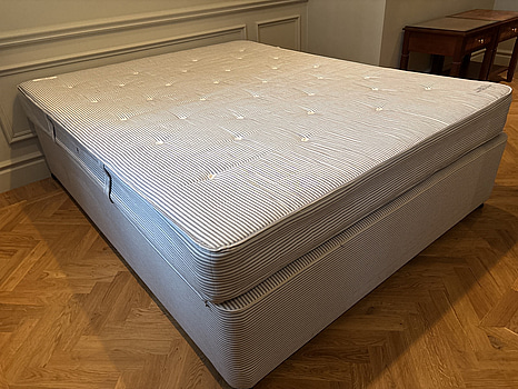 Säng Hypnos inkl. resårmadrass