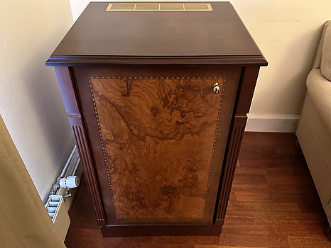 Skåp anpassat för minikyl