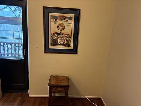 Sängbord inkl. tavla