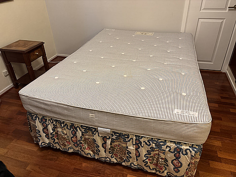 Säng Hypnos inkl. resårmadrass