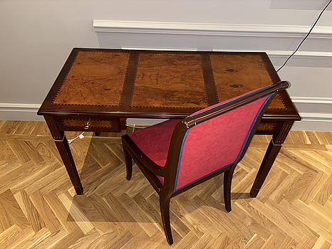 Skrivbord Grange och stol