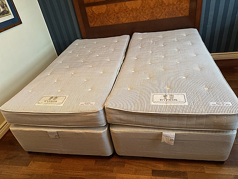 Dubbelsäng Hypnos inkl. bäddmadrasser