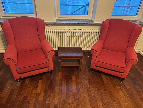 2 st. Fåtöljer inkl. sidobord