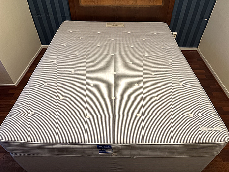 Säng Hypnos inkl. resårmadrass