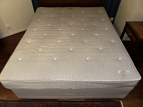 Säng Hypnos inkl. resårmadrass