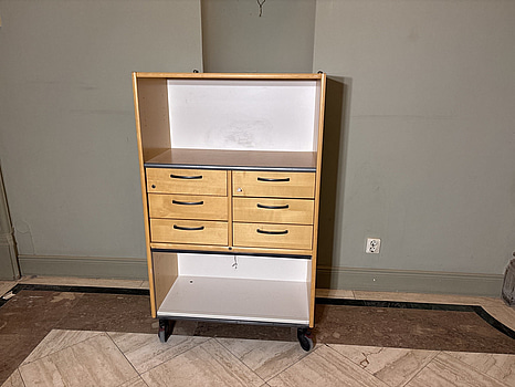 Byrå Iscu, på hjul