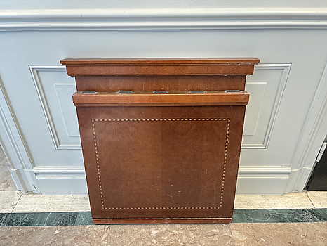 Bagagebänk vägghängd