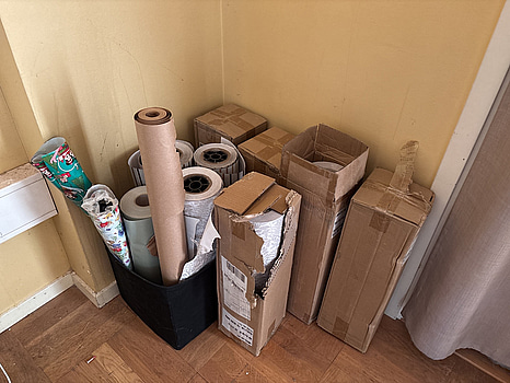 Parti med presentpapper, olika mönster och storlekar