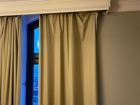 2 st. Mörkläggningsgardiner, beiga, matta