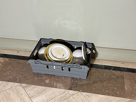 Parti med diverse taklampor