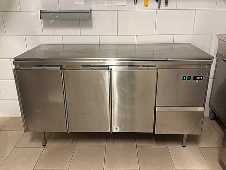 Kylbänk med inbyggd kompressor | 162x70x92 cm